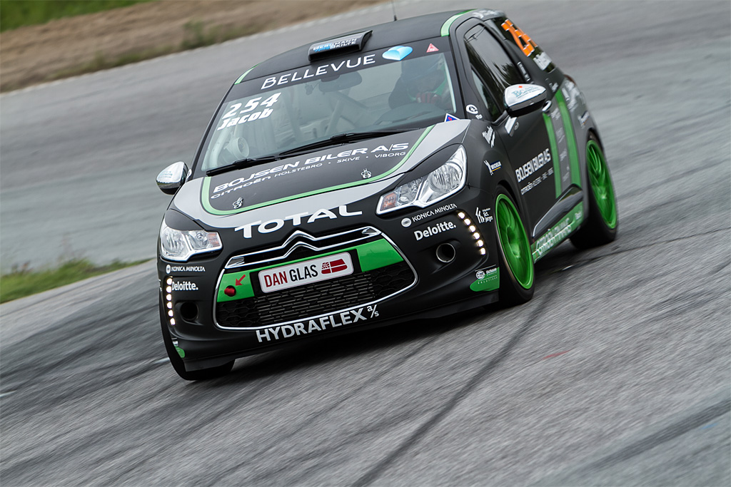 Først race på Ring Djursland. Derefter spansk-eksamen i Viborg
(Foto: Gripping Media ApS)